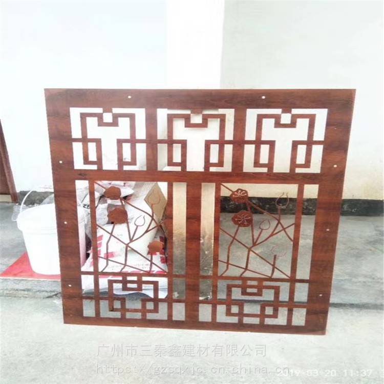 丽江走廊仿木纹铝合金镂空雕刻铝花格窗仿古造型铝窗花实力厂家无中间